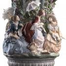Lladro High Porcelain, Ladies From Aranjuez Vase. Limited Edition