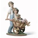 Lladro Classic Sculpture, The Prettiest Of All Couple Figurine