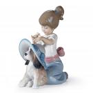 Lladro Classic Sculpture, An Elegant Touch Girl Figurine