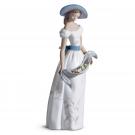 Lladro Classic Sculpture, Fragances And Colors Woman Figurine
