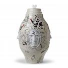Lladro Design Figures, Medium Conversation Vase. Limited Edition