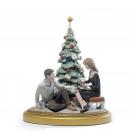Lladro Classic Sculpture, A Romantic Christmas Couple Figurine. Limited Edition