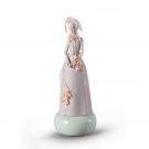 Lladro Classic Sculpture, Haute Allure Exclusive Model Woman Figurine. Limited Edition
